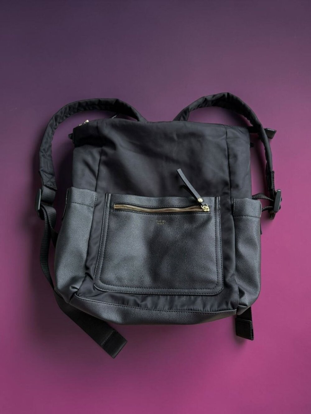 TUTILO Unisex Black Gold Everyday Backpack